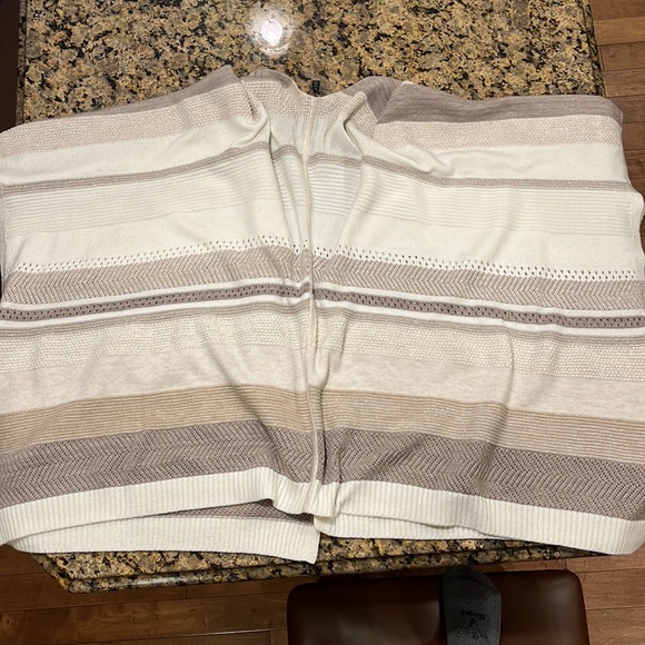 *sold* White House Black Market Ruana - Picture 4 of 5